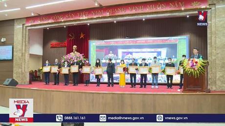 Hà Nội tri ân lực lượng tuyến đầu chống dịch