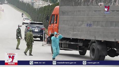 Giá xăng đè nặng lên vận tải hành khách