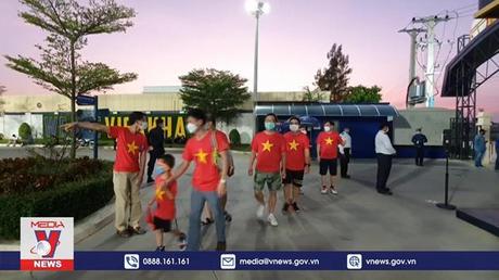 Cổ động viên Việt “tiếp lửa” cho U23 thi đấu tại Campuchia