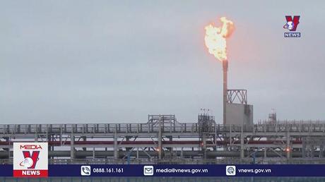 Giá dầu vượt ngưỡng 100 USD/thùng