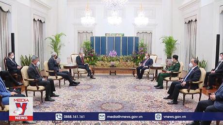 Chủ tịch nước Nguyễn Xuân Phúc hội đàm với Thủ tướng Singapore