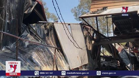 Kịp thời dập tắt đám cháy cơ sở gỗ tại Bình Dương