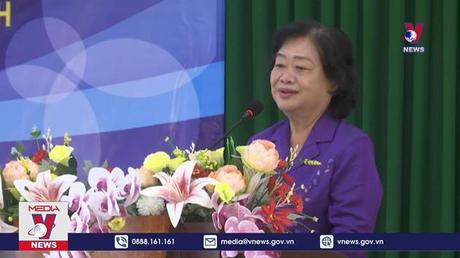 Trao học bổng Vừ A Dính cho học sinh Côn Đảo