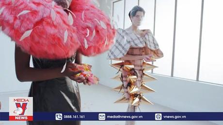 Tuần lễ thời trang nữ Thu - Đông Paris 2022 hướng tới 