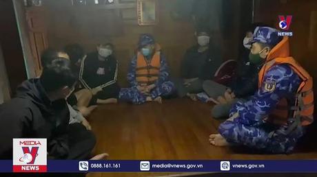 Cảnh sát biển cứu hộ thành công tàu cá gặp nạn