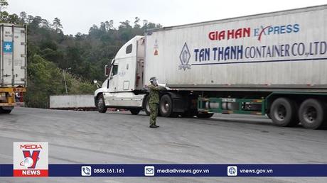 Tìm cách giảm tải ùn ứ hàng hóa tại cửa khẩu
