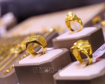 Giá vàng sáng 4/3 vượt 67,5 triệu đồng/lượng