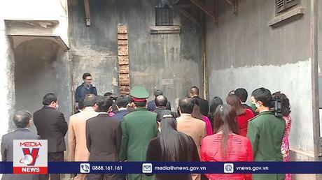 Thắm mãi sắc đào Tô Hiệu