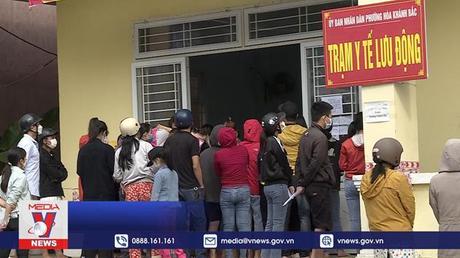 Chen lấn xin giấy chứng nhận khỏi Covid-19 tại Đà Nẵng 