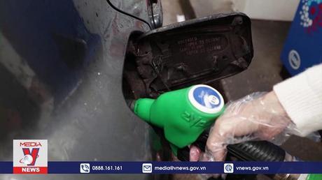 Châu Âu tìm cách thoát khỏi dầu mỏ và khí đốt Nga