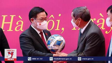 Chủ tịch Quốc hội gặp mặt Đội tuyển bóng đá nữ