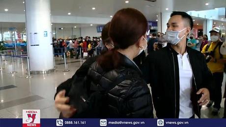 Trở về tổ quốc từ chuyến bay nghĩa tình