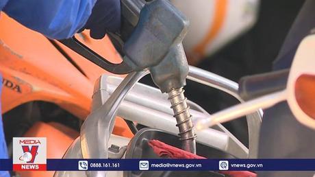 Cần giảm mạnh hơn nữa thuế môi trường với xăng