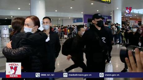 Tiếp tục đón công dân Việt tại Ukraine về nước