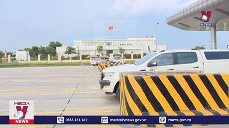 Xử lý nghiêm xe đi sai làn thu phí không dừng