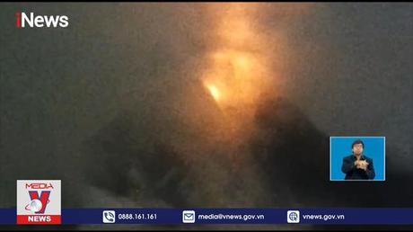 Hàng trăm người sơ tán do núi lửa phun trào tại Indonesia