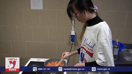 Sinh viên Việt Nam tại Nga bị ảnh hưởng bởi các lệnh trừng phạt