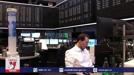 ECB hạ dự báo tăng trưởng, duy trì lãi suất thấp kỷ lục tại Eurozone