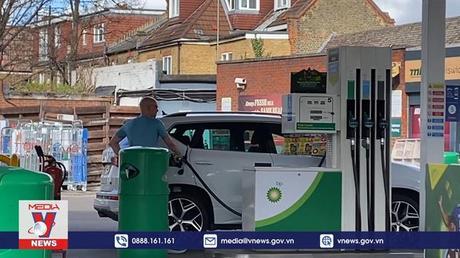 Giá xăng dầu tại Anh tăng mức kỷ lục