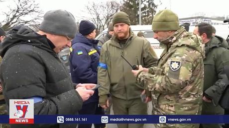 Ukraine kéo dài lệnh thiết quân luật