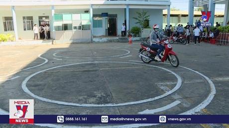 Hoãn đề xuất thay đổi đơn vị sát hạch, cấp bằng lái xe

