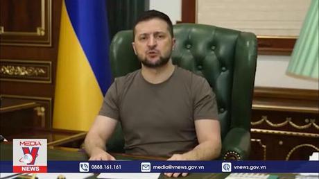 Ukraine gia hạn tình trạng thiết quân luật