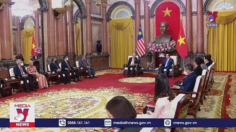 Chủ tịch nước Nguyễn Xuân Phúc tiếp Thủ tướng Malaysia
