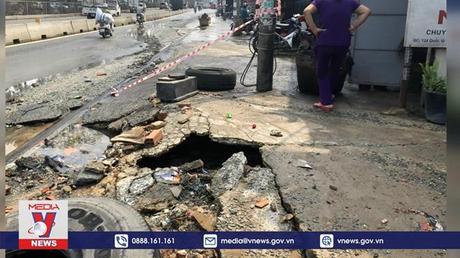 Hành lang tuyến ống cấp nước đang bị xâm hại 