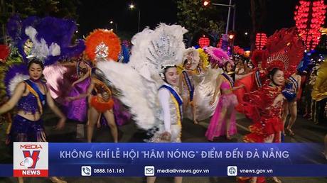 Không khí lễ hội 