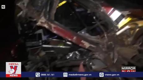 Xe khách rơi xuống vực tại Ấn Độ