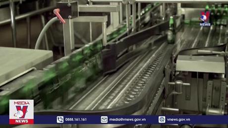 Carslberg và Heineken rút khỏi thị trường Nga 