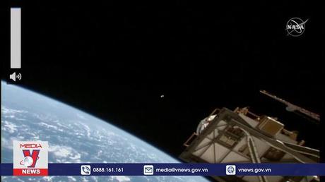 Các nhà du hành của Nga và Mỹ trở về Trái Đất
