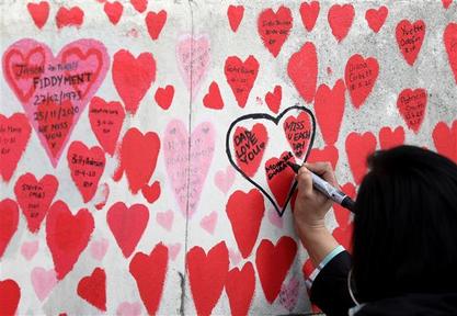 COVID-19 tới 6h sáng 3/4: Ca mắc mới xuống dưới 1 triệu; Nga tung vaccine Sputnik xịt mũi