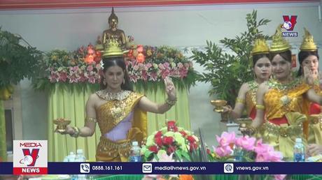 Thăm, chúc Tết cổ truyền đồng bào dân tộc Khmer tại Cà Mau