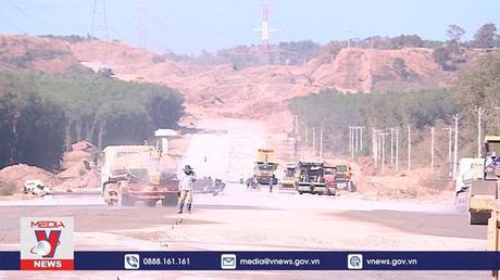 Nhiều thách thức khi rút ngắn tiến độ dự án cao tốc Bắc – Nam