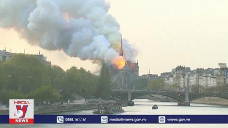 Quay ngược thời gian về Nhà thờ Đức bà Paris bằng thực tế ảo