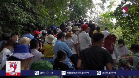 Hơn 20.000 lượt khách đến Đền Hùng trong ngày 9/4 