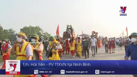 Nghi lễ rước nước cầu an tại Lễ hội Hoa Lư