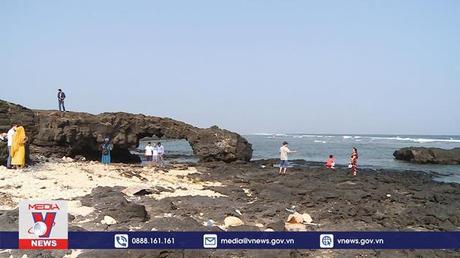 Lễ Giỗ Tổ, du khách hướng về biển đảo