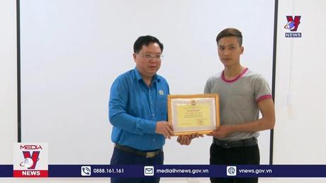 Tặng Bằng khen cho tấm gương dũng cảm cứu người