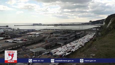 Tắc nghẽn nghiêm trọng tại các cảng biển giữa Anh và Pháp