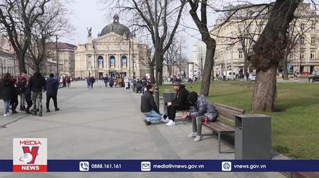 Kinh tế Nga và Ukraine chịu tác động mạnh từ xung đột