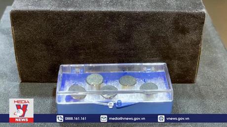 Bán đấu giá bụi Mặt Trăng 