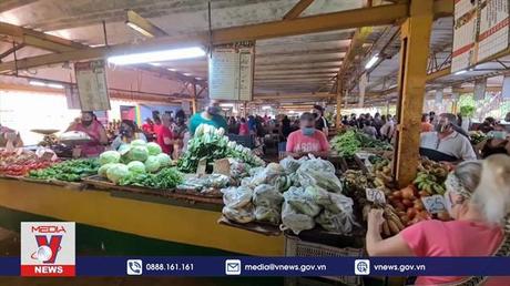 Cuba cho phép chuỗi bán lẻ tự định giá bằng đồng nội tệ