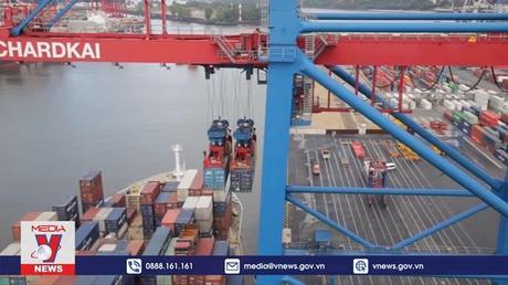 Kinh tế Đức bị hạ dự báo tăng trưởng