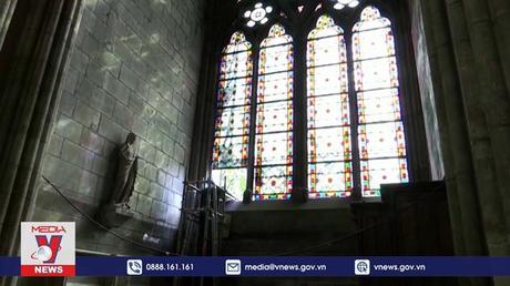 Nhà thờ Đức Bà Paris đang 