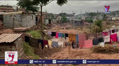 Nam Phi tiếp tục ứng phó đợt mưa lớn