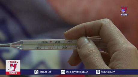 Xây dựng chính sách đặc thù cho cán bộ y tế trường học 