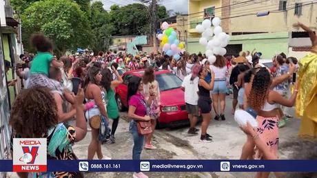 Brazil khởi động tiệc đường phố trước thềm lễ hội Carnival
