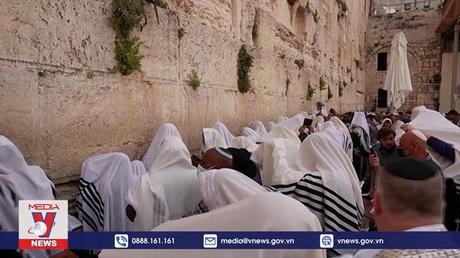 Hàng nghìn người Do Thái cầu nguyện trong lễ Quá hải